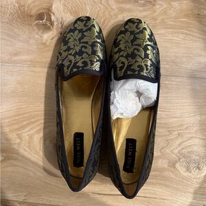 Nine West black and gold loafer flats